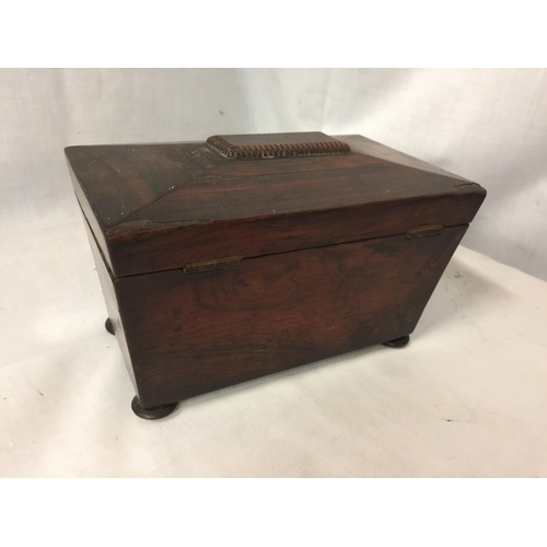 39A - A VINTAGE HINGE LIDDED TEA CADDY WITH TWO INNER LIDDED SECTIONAL COMPARTMENTS, HEIGHT APPROX 12CM, W... 