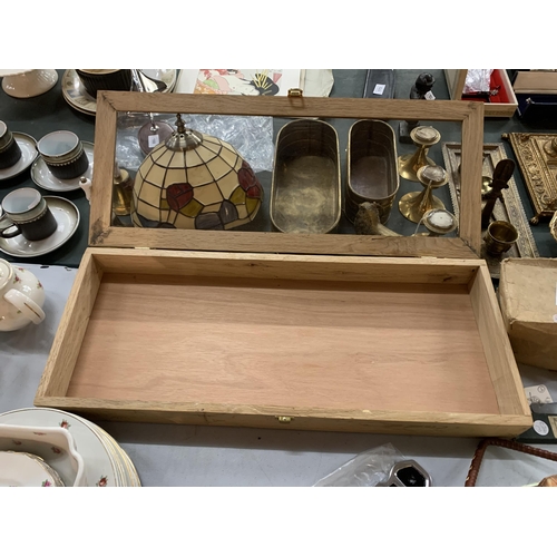 180 - A COUNTER TOP DISPLAY CABINET SIZE; WIDTH 62CM, DEPTH 25CM, HEIGHT 8CM