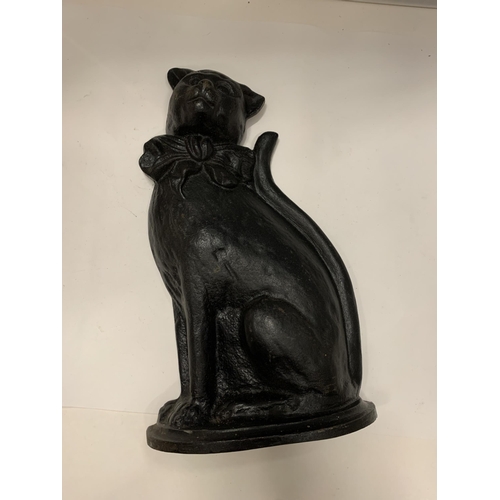 207 - A CAST IRON CAT DOOR STOP, HEIGHT 38CM