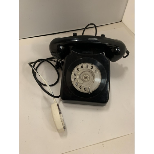 135 - A BLACK VINTAGE DIAL TELEPHONE