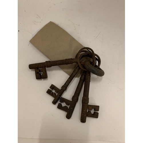 152 - A VINTAGE SET OF LARGE KEYS