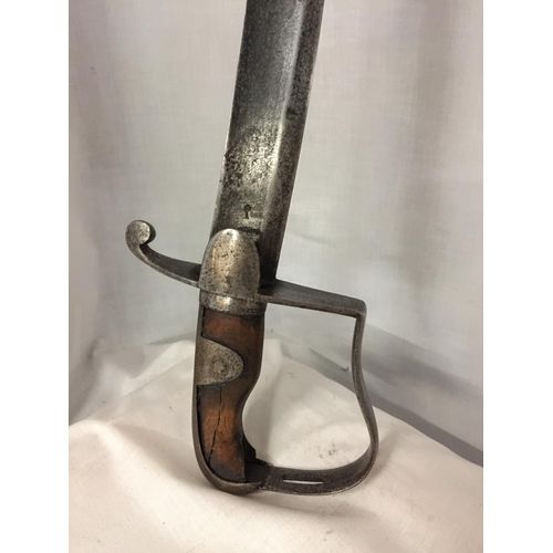 425 - A 1796 PATTERN LIGHT CAVALRY TROOPERS SWORD, 82CM, CURVED BLADE STAMPED WOOLLEY AND CO. WOOLEY AND C... 