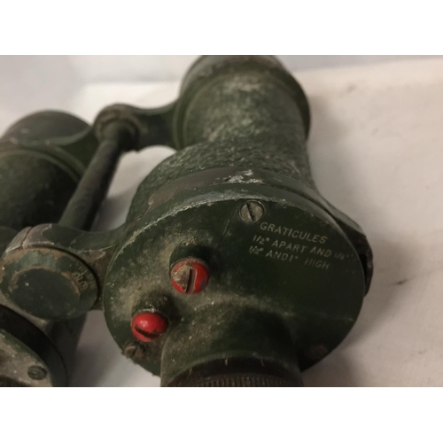 442 - A PAIR OF GREEN PAINTED BINO PRISM MILITARY BINOCULARS