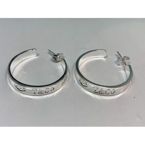 514 - A PAIR OF MARKED 925 FASHION HOOP EARRINGS WITH PRESENTATION BOX AND BAG GROSS WEIGHT6.9 GRAMS