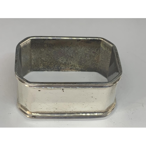 529 - TWO HALLMARKED BIRMINGHAM SILVER ITEMS TO INCLUDE AN ENGRAVED CIGARETTE CASE AND A RECTANGULAR NAPKI... 