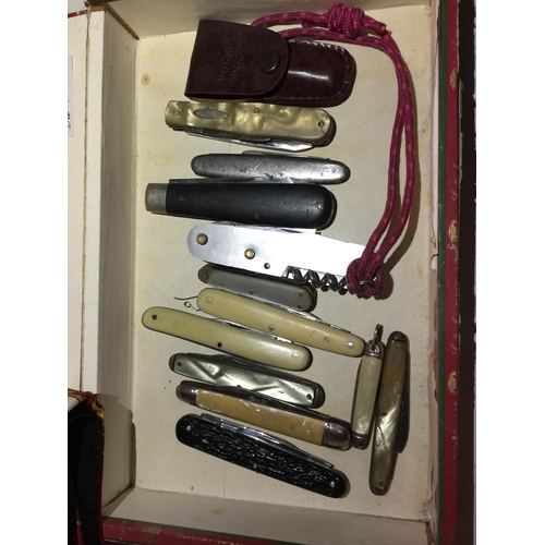 289A - A SELECTION OF VINTAGE PENKNIVES AND A VINTAGE LADIES HEADSCARF