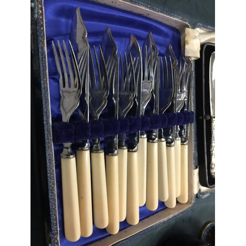 66 - TWO CASES OF FLATWARE TO INCLUDE A SET OF SIX EPNS BUTTER KNIVES TOGETHER WITH A SET OF SIX STAINLES... 