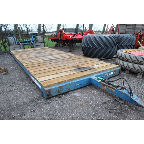 143 - A MARSTON GROUND LEVEL LOW LOADER 6 METRE GOOD WORKING ORDER + VAT