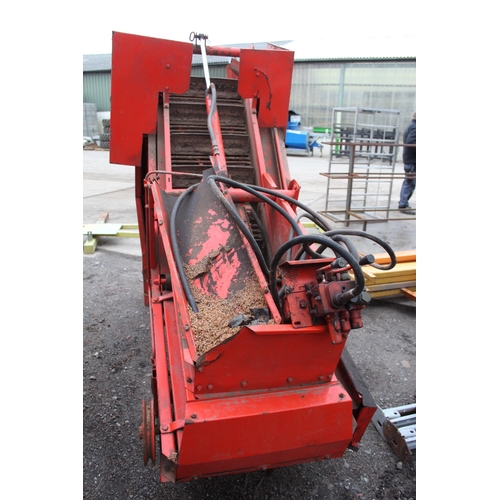 150 - A GRIMME CART ELEVATOR OFF A GRIMME ROW OVER POTATO HARVESTER NO VAT