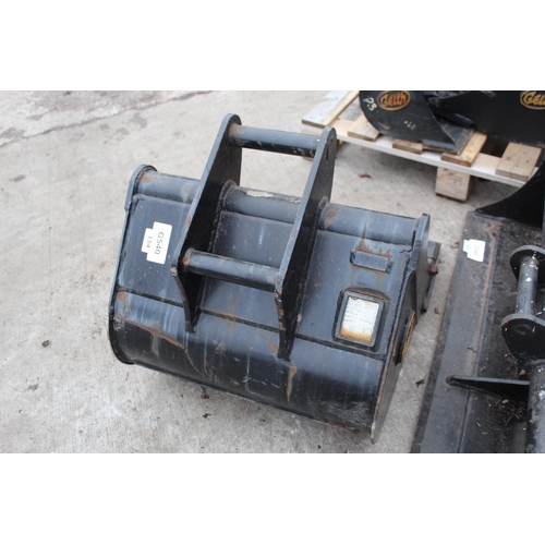 154 - A GEITH EXCAVATOR BUCKET 600MM & A QUICK HITCH AS NEW NO VAT