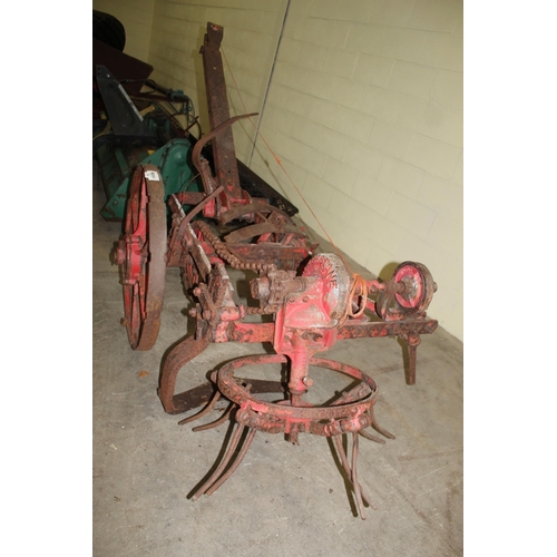 52 - A VINTAGE BLACKSTONE POTATO DIGGER +VAT