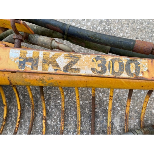 199 - A HKZ 300 3 METRE WEED BUCKET + VAT