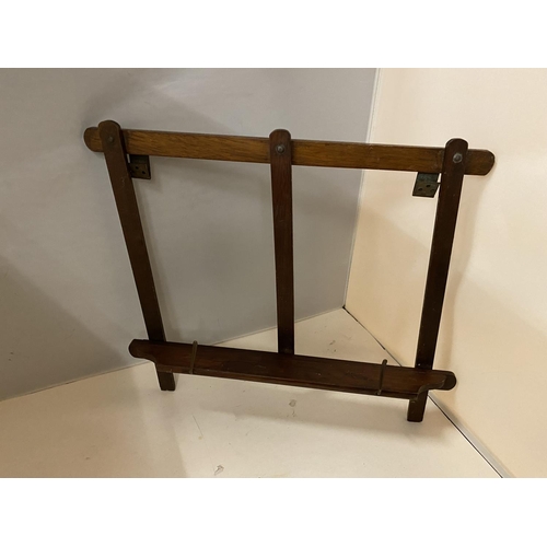 117 - A WOODEN SHEET MUSIC STAND