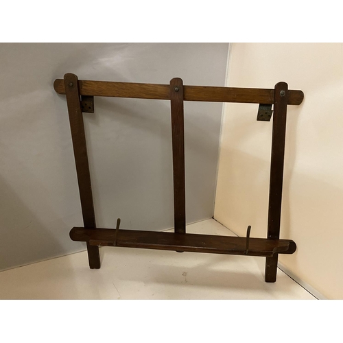 117 - A WOODEN SHEET MUSIC STAND