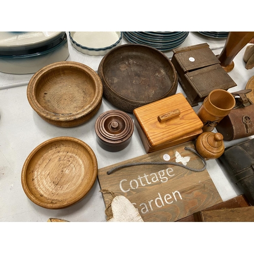 163 - A QUANTITY OF TREEN COLLECTABLE ITEMS TO INCLUDE, BOWLS, BOXES, SIGNS, PLUS THREE CASED SHOE SHINING... 