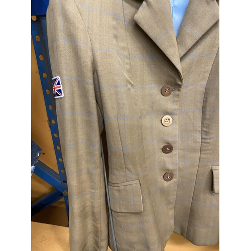 277 - AN EQUIPORT SIZE 8 SHOWING JACKET, TWEED STYLE PATTERN, UNION JACK BADGE ON THE ARM, BACK VENTS, BLU... 