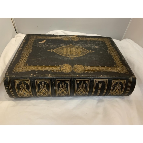 324 - A VERY LARGE AND HEAVY LEATHER BOUND COLOUR ILLUSTRATED WELSH BIBLE IN FINE CONDITION. PUBLISHED BY ... 