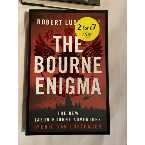 377 - THREE HARDBACKS TO INCLUDE FIRST EDITIONS BOOMERANG PRINTED 1969 BY ANDREW GARVE, THE EAGLE HAS LAND... 