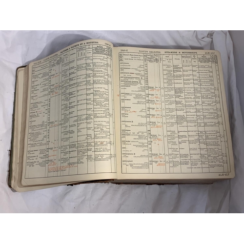 385 - A LLOYD'S REGISTER OF SHIPPING 1940-1941 LEATHER BOUND MARITIME LOG DETAILING STEAMERS MOTORSHIPS, T... 