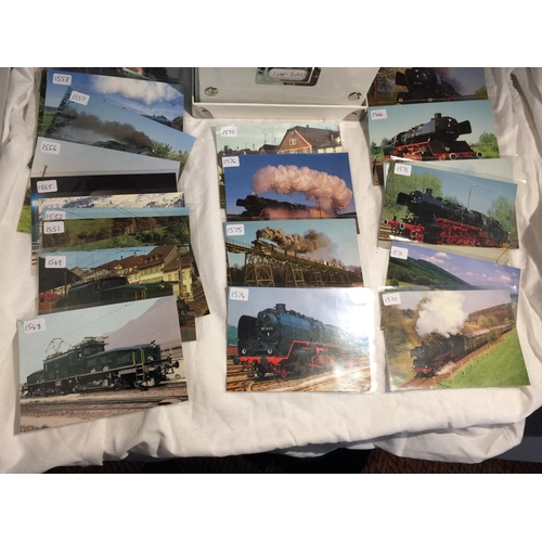 410 - A LARGE COLLECTION OF APPROXIMATELY 500 SLEEVED VINTAGE POSTCARDS, CONSISTING OF LOCOMOTIVES INCLUDI... 