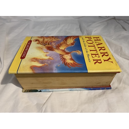 428 - A HARDBACK FIRST EDITION IN VERY FINE CONDITION WITH DUST COVER. HARRY POTTER AND THE HALF-BLOOD PRI... 