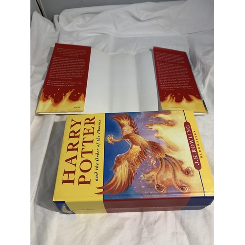 428 - A HARDBACK FIRST EDITION IN VERY FINE CONDITION WITH DUST COVER. HARRY POTTER AND THE HALF-BLOOD PRI... 