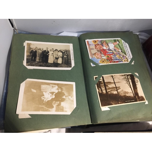 437 - A LARGE COLLECTION OF VINTAGE POSTCARDS IN FIVE ALBUMS TO INCLUDE MOSTLY VARIOUS GEOGRAPHICAL LOCATI... 