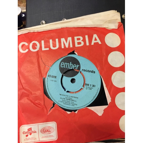 483 - A BOX OF 45RPM SINGLES TO INCLUDE, NANCY SINATRA, ELAINE PAIGE, MANFRED MANN, ETC - SOME NOT IN SLEE... 