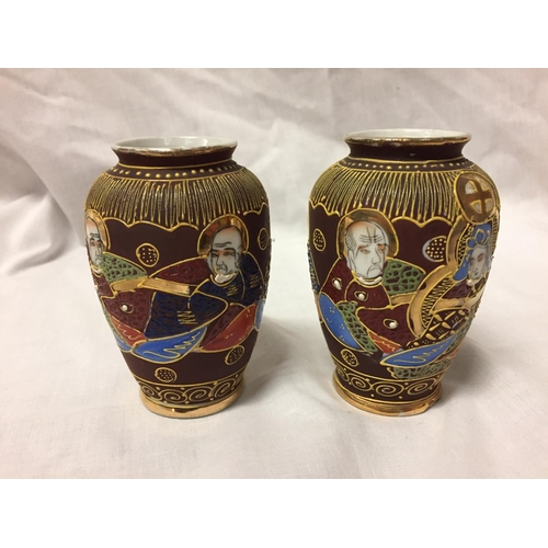 712 - A PAIR OF SMALL SATSUMA VASES