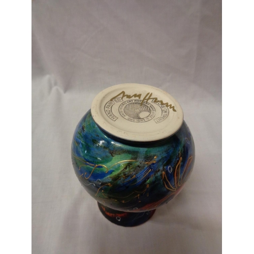 743 - A HAND PAINTED ANITA HARRIS CRAB VASE SIGNED IN GOLD