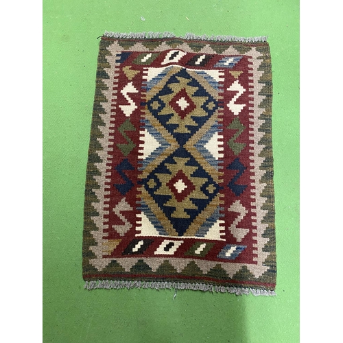 973 - A MAIMANA KILIM RUG SIZE 78CM X 59CM