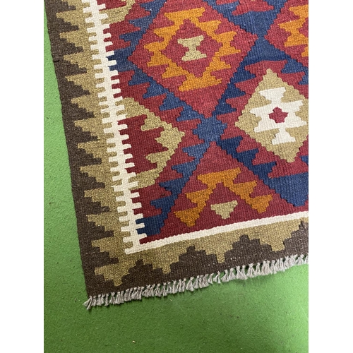 975 - A MAIMANA KILIM RUG SIZE 124CM X 80CM