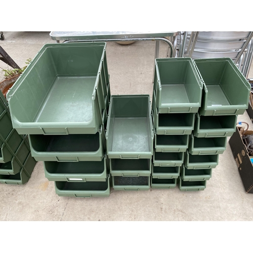 1335 - A COLLECTION OF NINETEEN VARIOUS SIZED STACKABLE LIN BIN STORAGE CONTAINERS