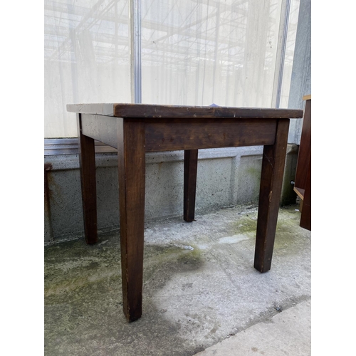 2016 - A SMALL LAMP TABLE