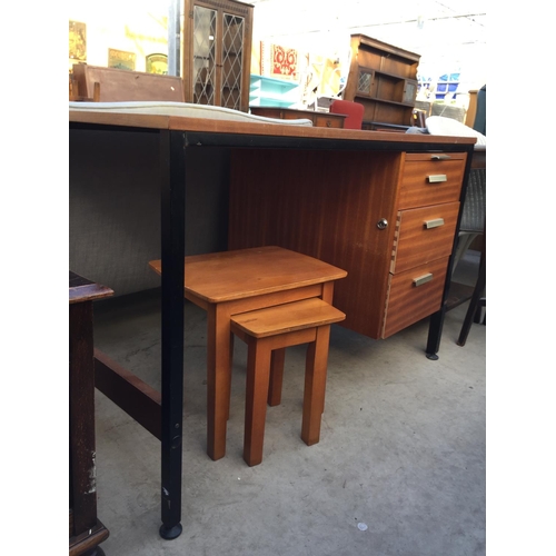 2227 - A MODERN SINGLE PEDESTAL DESK, 42 X 25