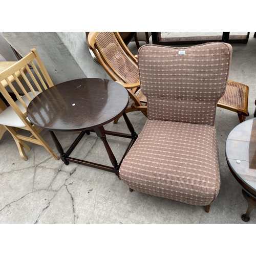 2407 - A MID 20TH CENTURY BEDROOM CHAIR AND AM OVAL OAK OCCASIONAL TABLE