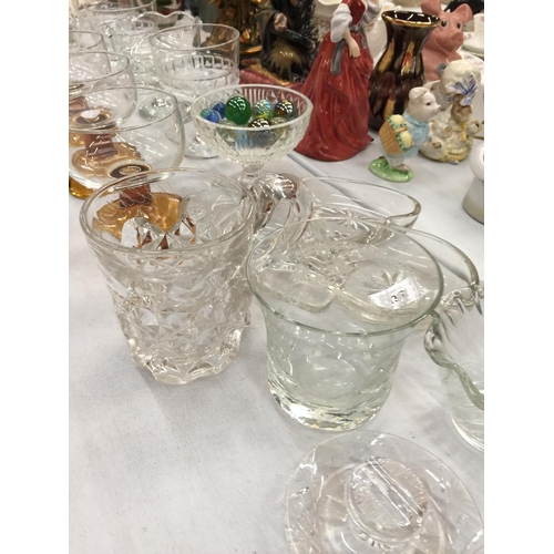 136 - A COLLECTION OF GLASSWARE TO INCLUDE DESSERT DISHES