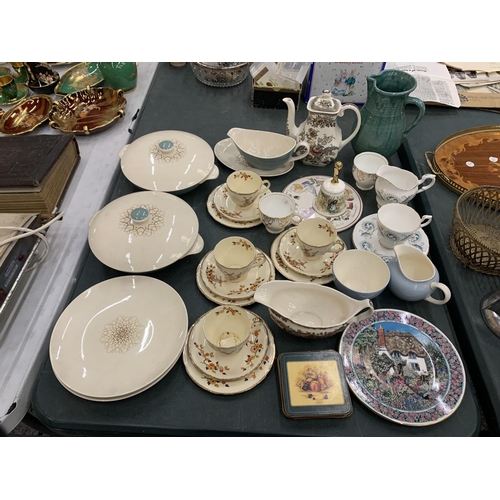 177 - A QUANTITY OF CERAMICS TO INCLUDE ROYAL DOULTON 'DESERT STAR' TUREENS, PLATES, AND SAUCE BOAT, ALSO ... 