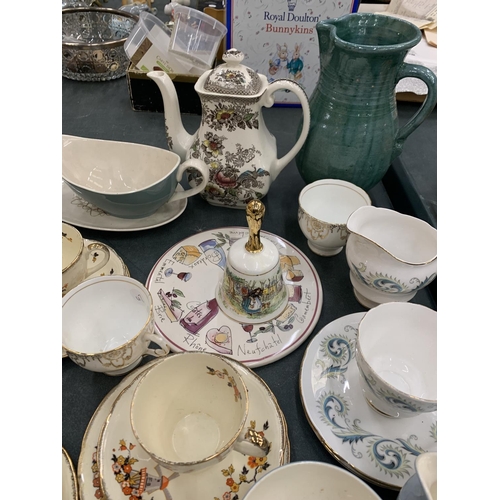 177 - A QUANTITY OF CERAMICS TO INCLUDE ROYAL DOULTON 'DESERT STAR' TUREENS, PLATES, AND SAUCE BOAT, ALSO ... 