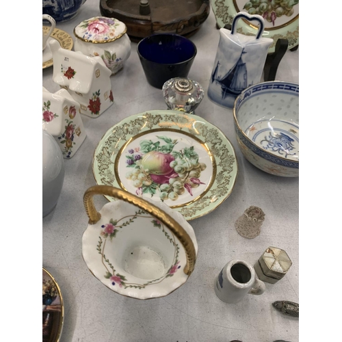 195 - A COLLECTION OF CERAMICS AND CHINA TO INCLUDE CUPS AND SAUCERS, PLATES, COTTAGES, THIMBLES, ETC