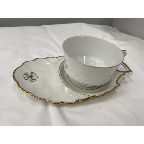 11 - A PORCELAINE DE PARIS CUP AND TRAY CICRA 1900