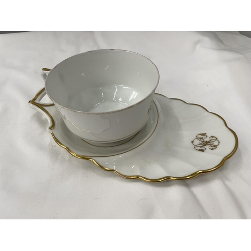 11 - A PORCELAINE DE PARIS CUP AND TRAY CICRA 1900