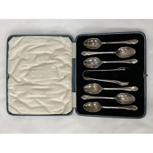 26 - A BOXED SET OF HALLMARKED SHEFFIELD SILVER COMPRISING SIX TEASPOONS AND A PAIR OF SUGAR NIPS