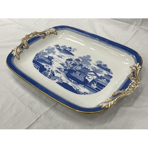 29 - A LARGE RECTANGULAR MEAT PLATTER WITH AN ORIENTAL DESIGN 47CM X 33CM