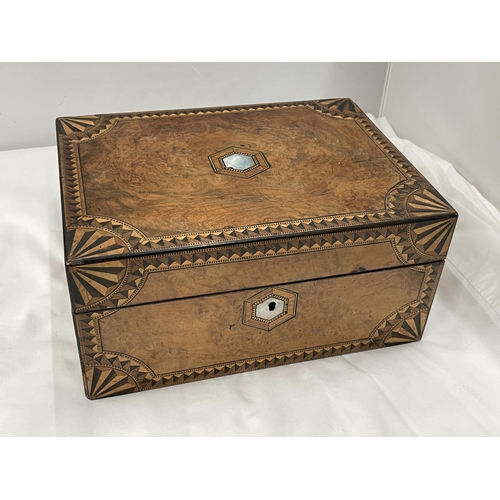 36 - A MAHOGANY BOX WITH BURR WALNUT VENEER, INLAY AND MOTHER OF PEARL DECORATION 29CM X 22CM X 14CM HING... 