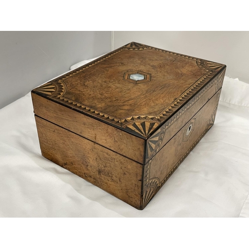 36 - A MAHOGANY BOX WITH BURR WALNUT VENEER, INLAY AND MOTHER OF PEARL DECORATION 29CM X 22CM X 14CM HING... 