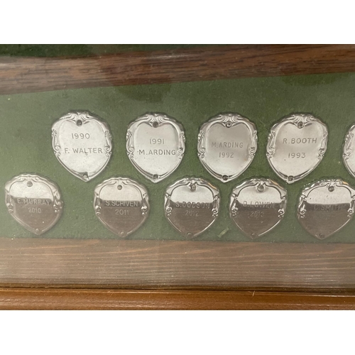 43 - A PRESIDENTS PUTTER DISPLAY FRAME PRESENTED BY COL J R COLE TO HURST LADIES GOLF CLUB 1990 COMPRISIN... 