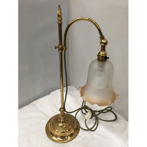 53A - A VINTAGE BRASS DESK LAMP WITH FLUTED GLASS SHADES