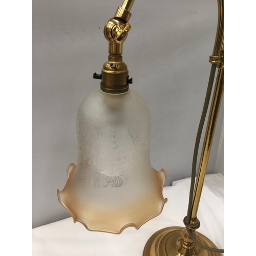 53A - A VINTAGE BRASS DESK LAMP WITH FLUTED GLASS SHADES