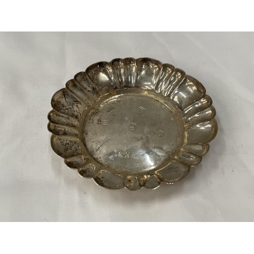 8 - A HALLMARKED BIRMINGHAM SILVER PIN DISH 11CM DIAMETER GROSS WEIGHT 76 GRAMS